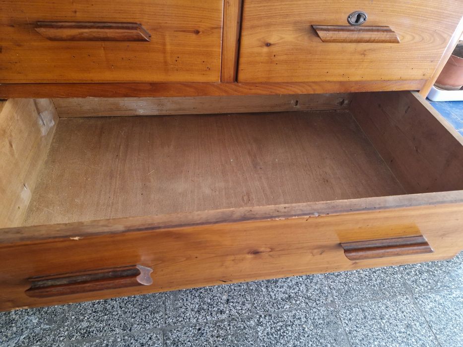 Дървен скрин от старо време