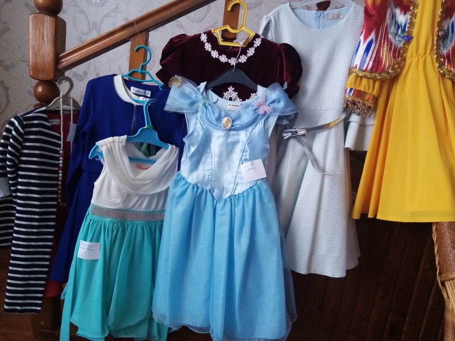 Продам отличные платья