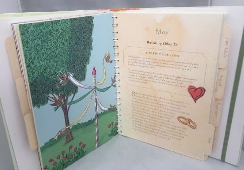 Enciclopedie masiva carte de vraji ritualuri superb ilustrata cartonat