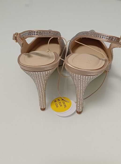 Pantofi cu strasuri noi