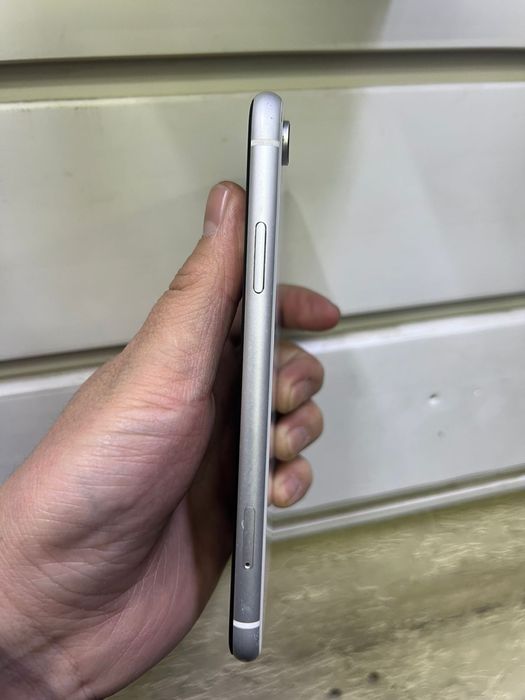 Продам Айфон ХР 128 гб