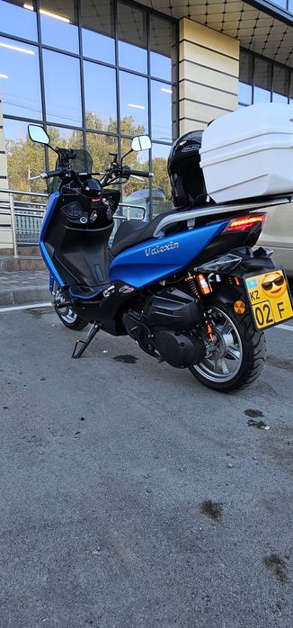 Скутер Honda Q48-200cc.