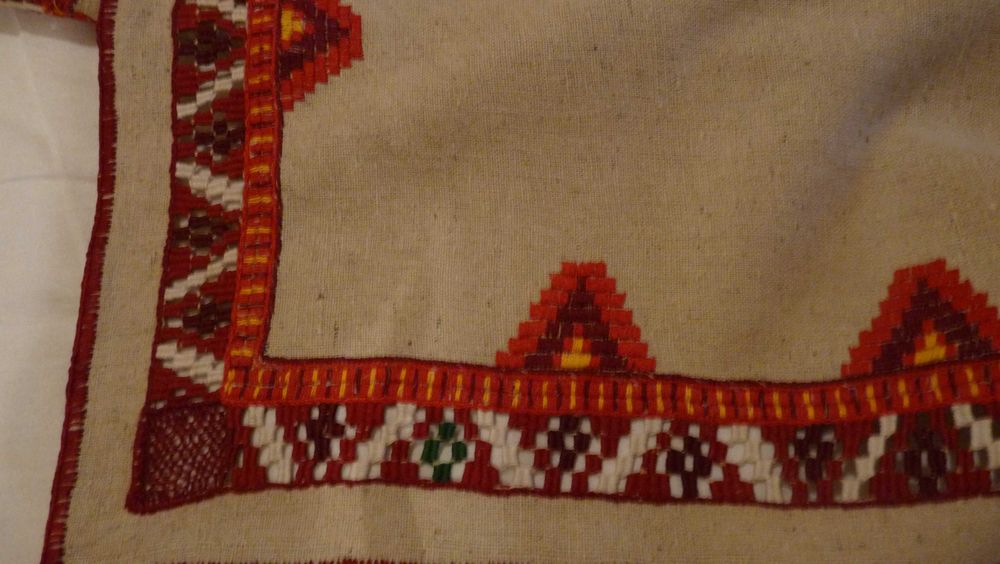 Покривка за маса -120х120 см.