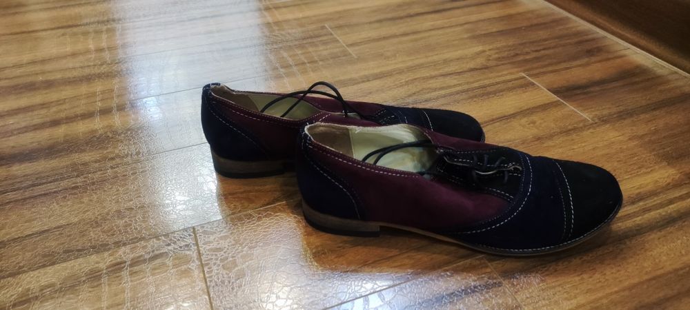 Продам замшевые туфли