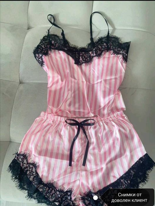 Сатенена пижама 2 части розова къси панталони топ