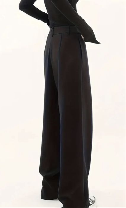 Дамски панталон с прехлупване