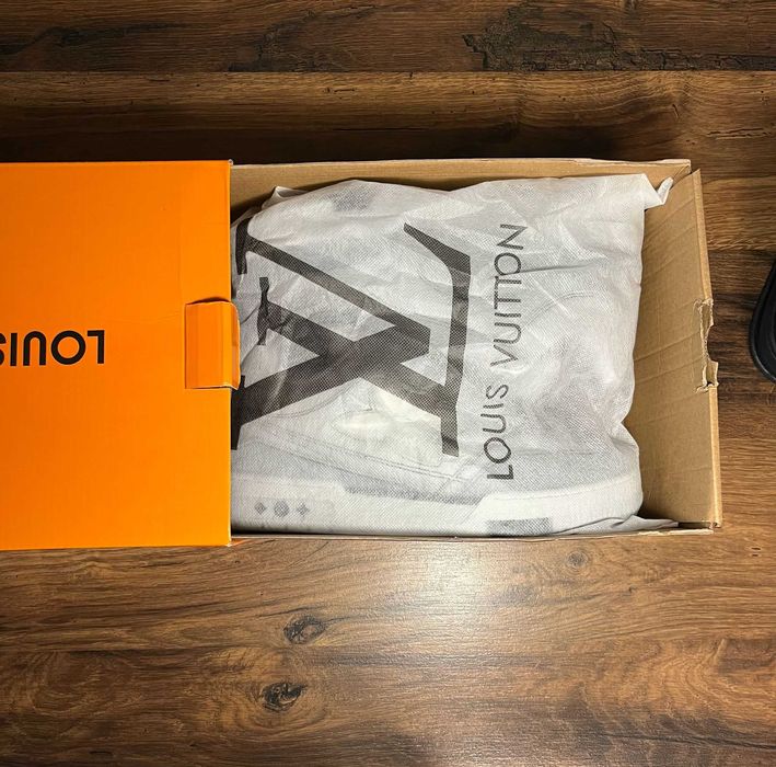 Adidasi Louis Vuitton Skate Alb si Negru