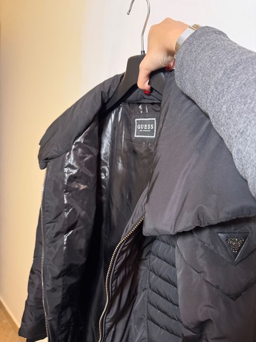 Продавам яке Guess