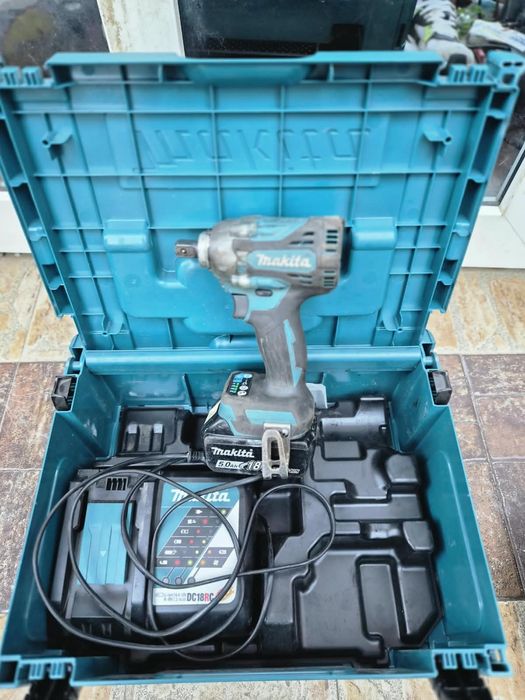 Mașină de înșurubat cu impact Makita  DTW 301