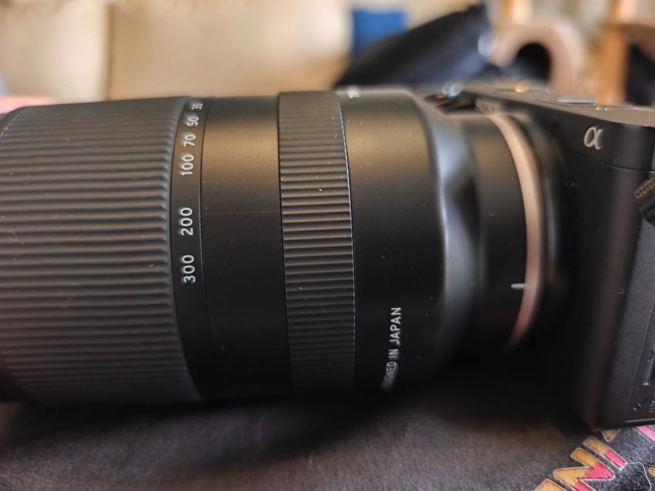 Sony a6400 + Tamron 18-300mm f/3.5-6.3 Di III-A VC VXD + чанта sd карти и батерии (Перфектен влог/травел комплект)