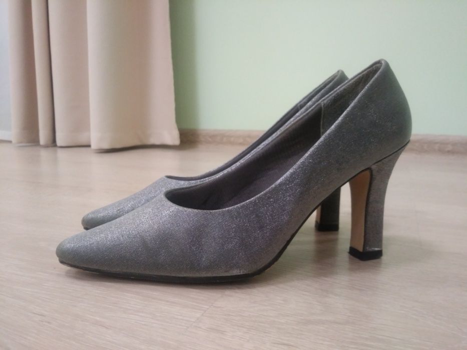 Срочно! торг! туфли для торжеств и мероприятий!