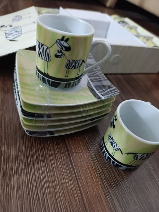 Vând set cafea, nou in cutie