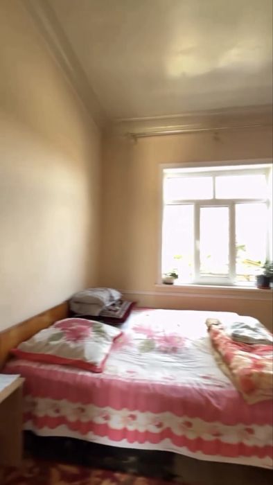 Кибрай туманида ховли учаска сотилади 8 сотих 5 та хона