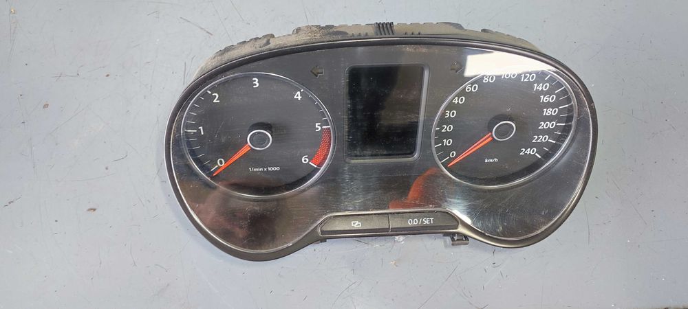 Ceasuri bord volkswagen vw polo 6R an 2010 motor 1.6 CAY cod 6R0920861B