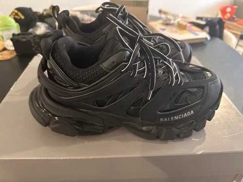 Sneakers Balenciaga Tracks cu eticheta (nu Nike, Gucci, Adidas, Balenciaga)