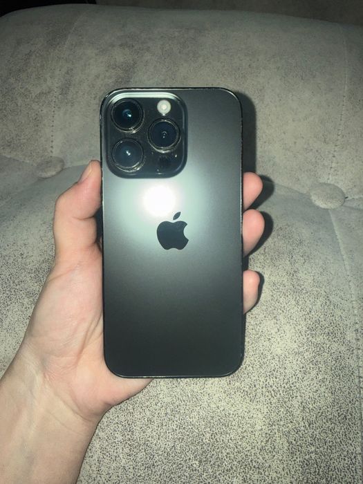 Iphone 14 pro 128 gb на черном цвете