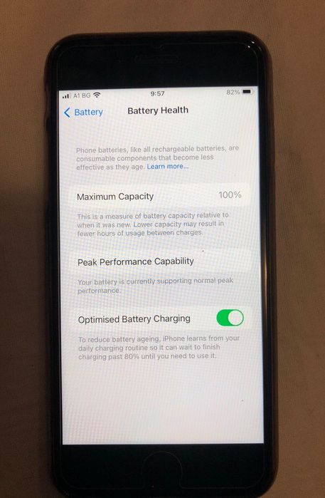 iPhone 6s с нова батерия 100% и протектори