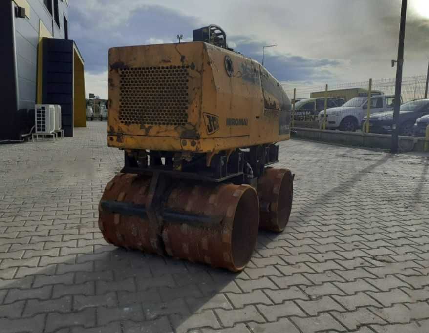 Валяк траншеен 1500 кг JCB VM1500