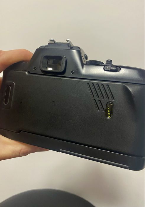 Aparat foto pe film Nikon F-401X + obiectiv AF Nikkor 35–70mm