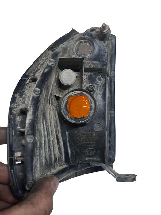 Lampa De Semnalizare Dreapta Fata Toyota Land Cruiser 90 _J9_ 1995 ->