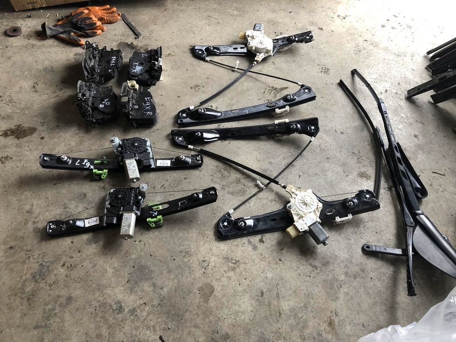 Машинки ел. стъкла/ брави БМВ Е90/91 (mashinki el.stukla/ bravi E90)