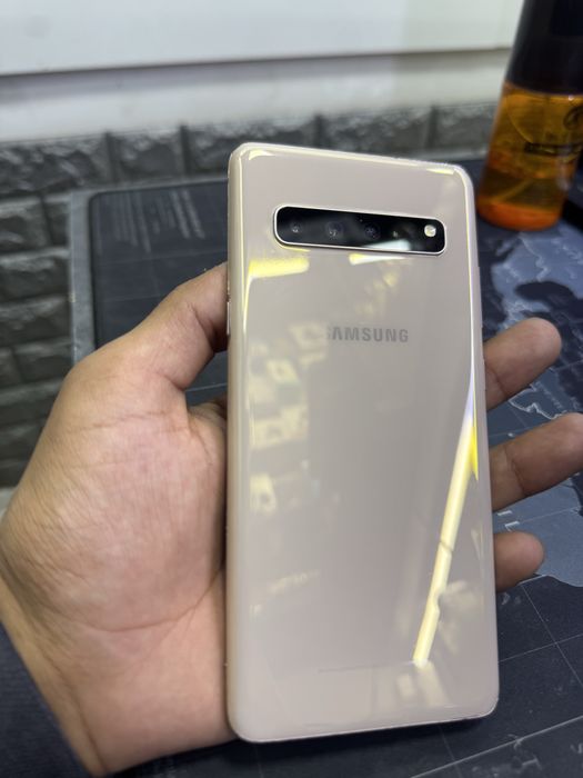 Samsung s 10 5g srochna sotiladi