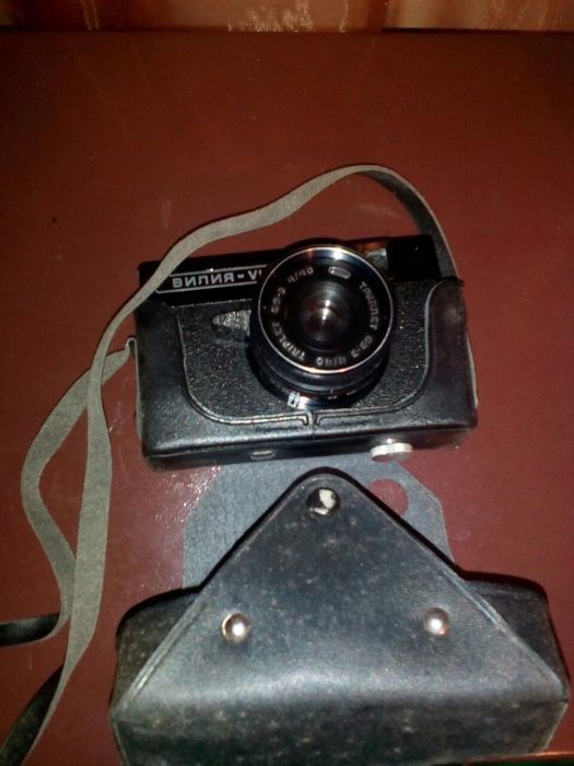 Фотоапарат(черно-бял)