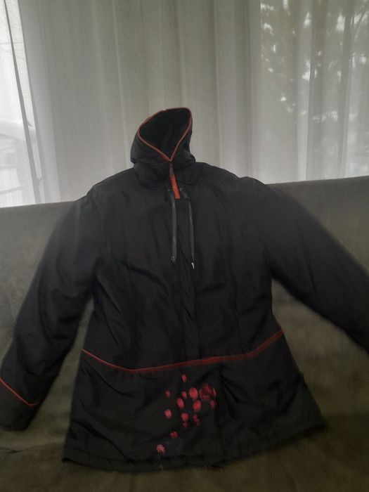 Отдам куртки осенние.