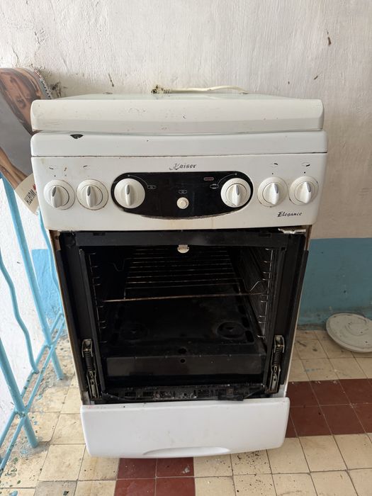 Продам газовую плиту