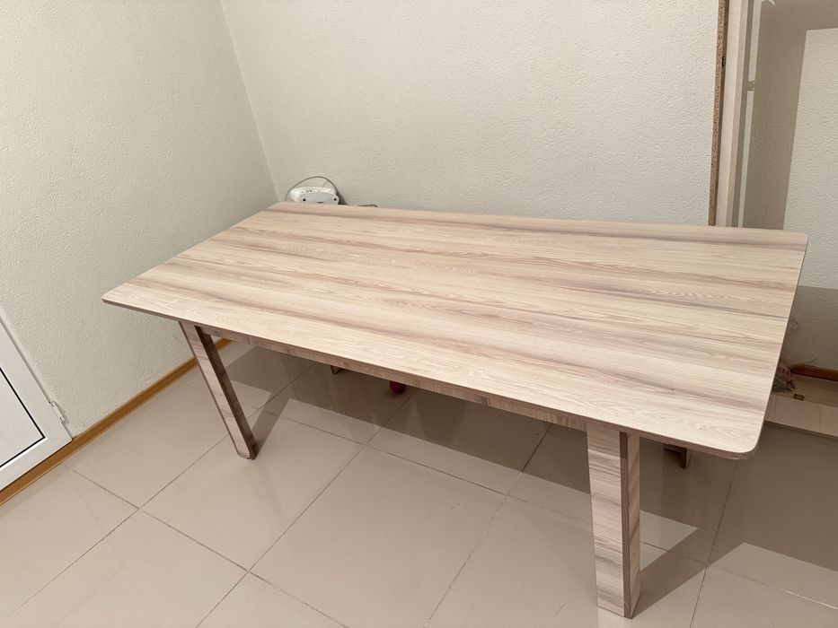 Стол кухонный б/у