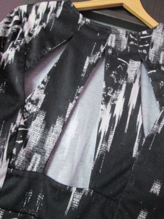 rochie H&M interesanta  M