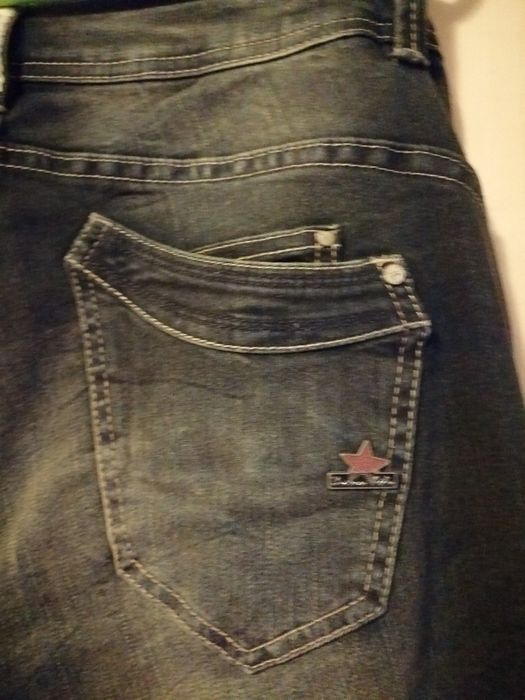 Jeansi dama moderni, calitativi noi, mărime M / L, elastici, slim/fit,