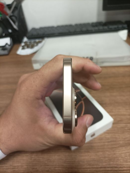 iPhone 16 Pro Desert titan 128