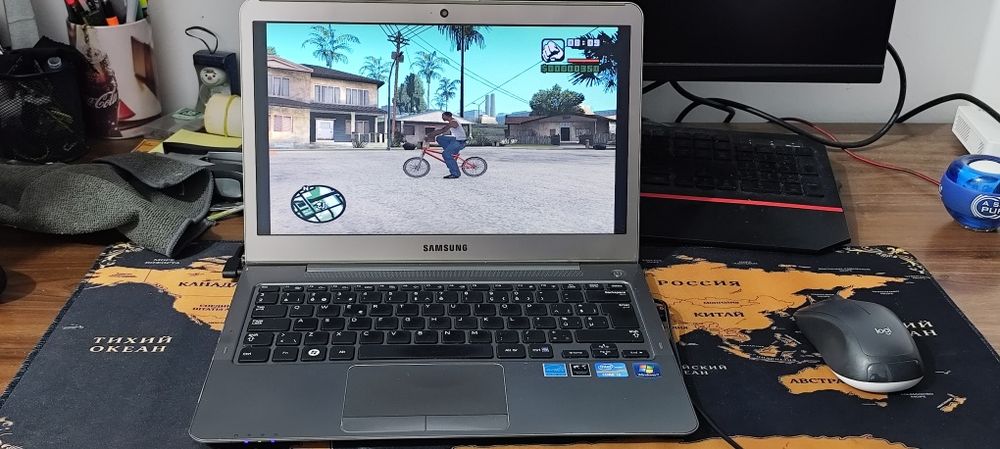 Vând laptop i5 SSD 120 GB 8 GB ram cu 6 jocuri instalate perfect funcțional