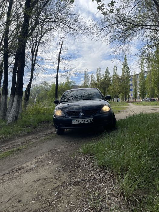 Продам машину Лансер 9