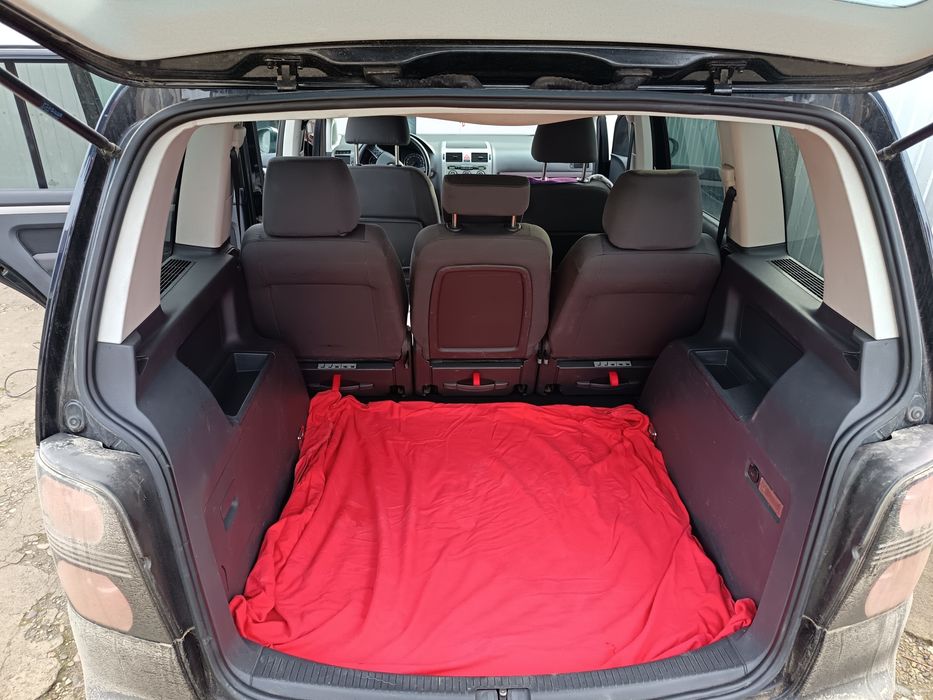 Vând Vw Touran 2.0 TDI