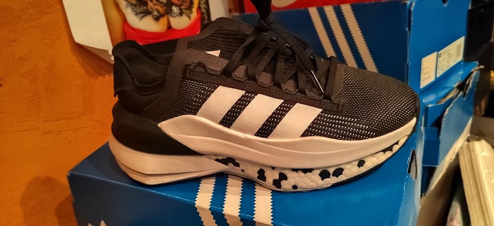 Маратонки adidas