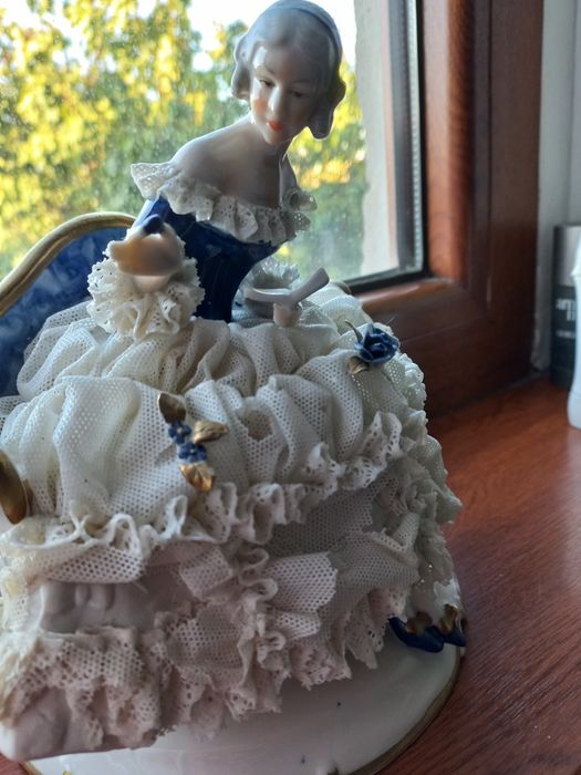 Продаётся старинная  статуэтка.германия.