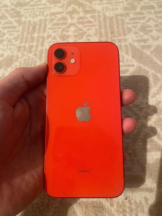 Iphone 12.