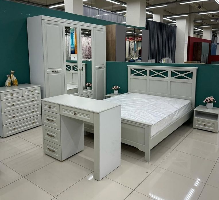 Спальный гарнитур
