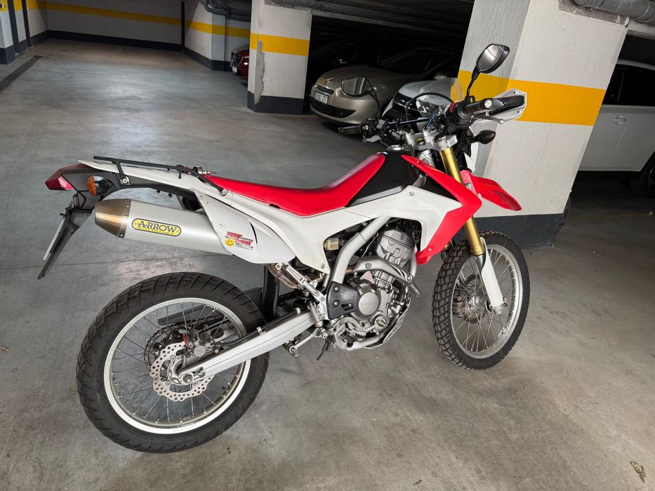 Motocicleta Honda CRF 250L