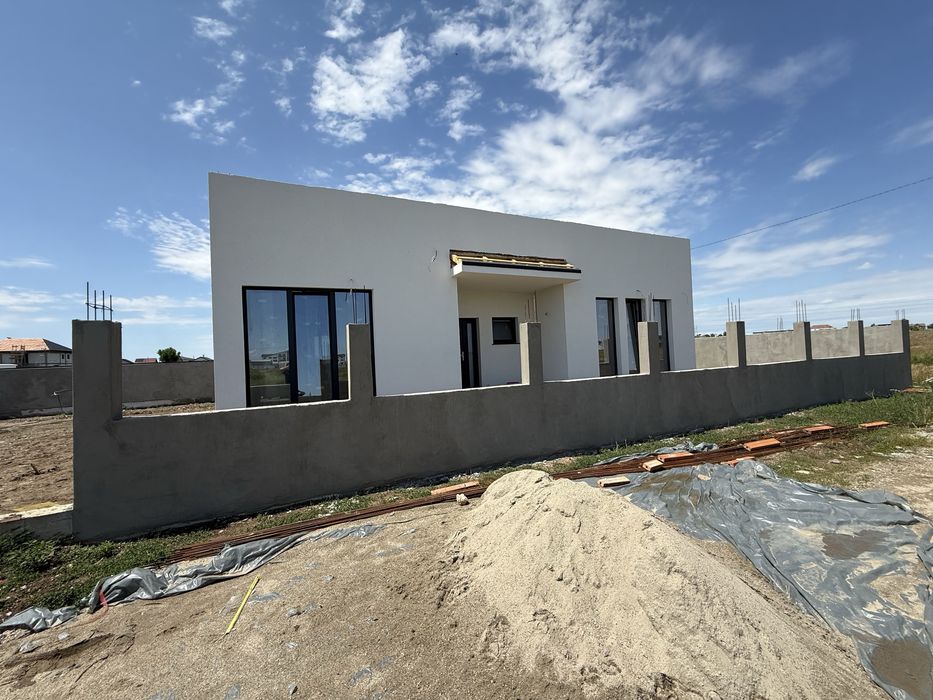 Casa parter  130 de metri amprenta 3 dormitoare