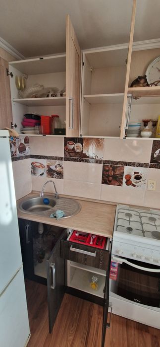 Продам кухонный гарнитур
Б,у.