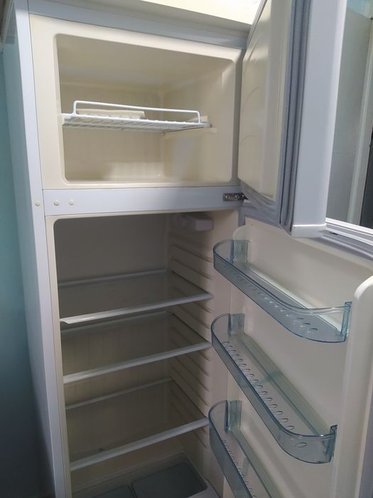 Холодильник белый kingx