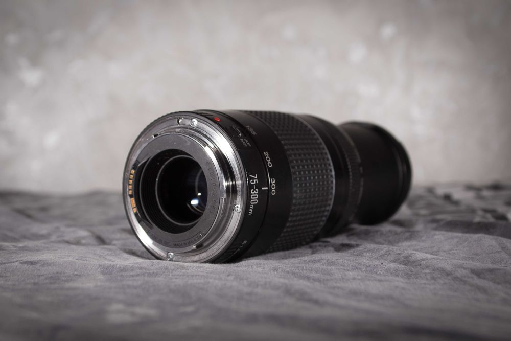 Canon 75-300 4-5.6 III