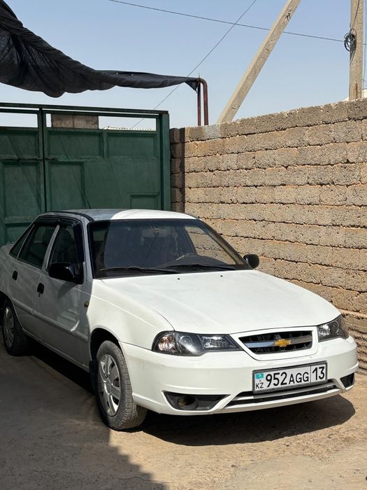 Продам машину Нексия 2