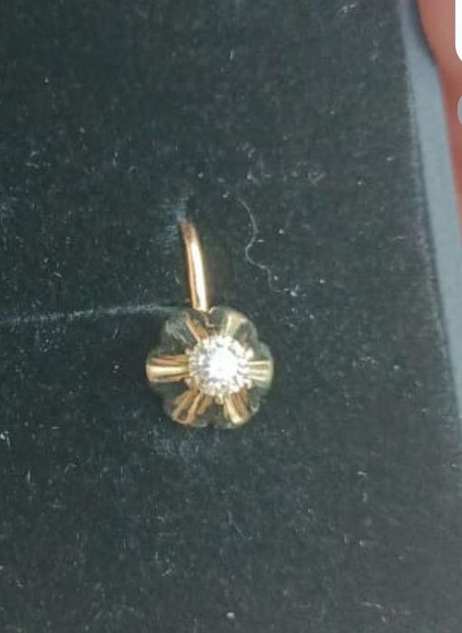 Срочно продам серьги 4,05гр с бриллиантами