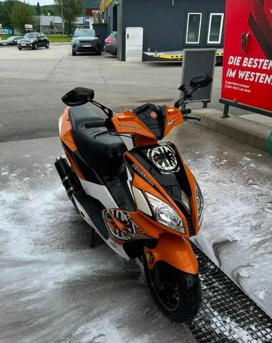 Scuter Moped Benzina