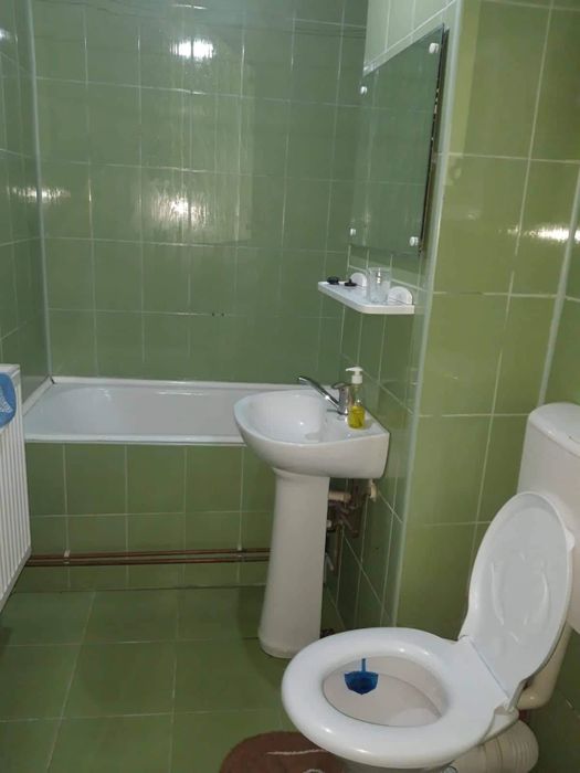 Închiriez garsonieră