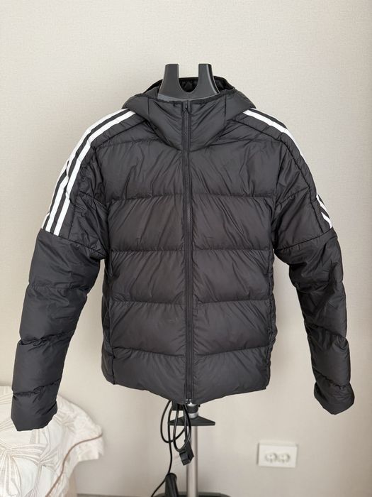 Мужской пуховик Adidas оригинал.